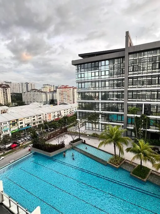 Premium Cozy Studio Near Mid Valley Kuala Lumpur Malaysia